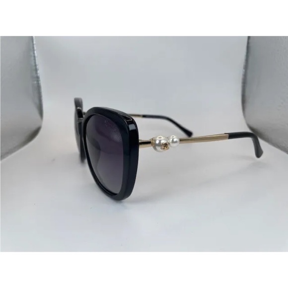 Auth Chanel pearl polarized sunglasses - Picture 3 of 5